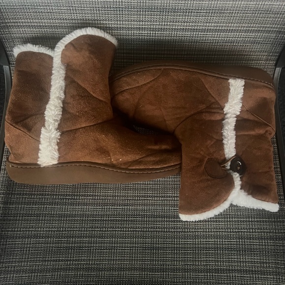 Women’s Cozy Slipper Booties Brown Suede with Fur Lining size Small - Picture 1 of 12
